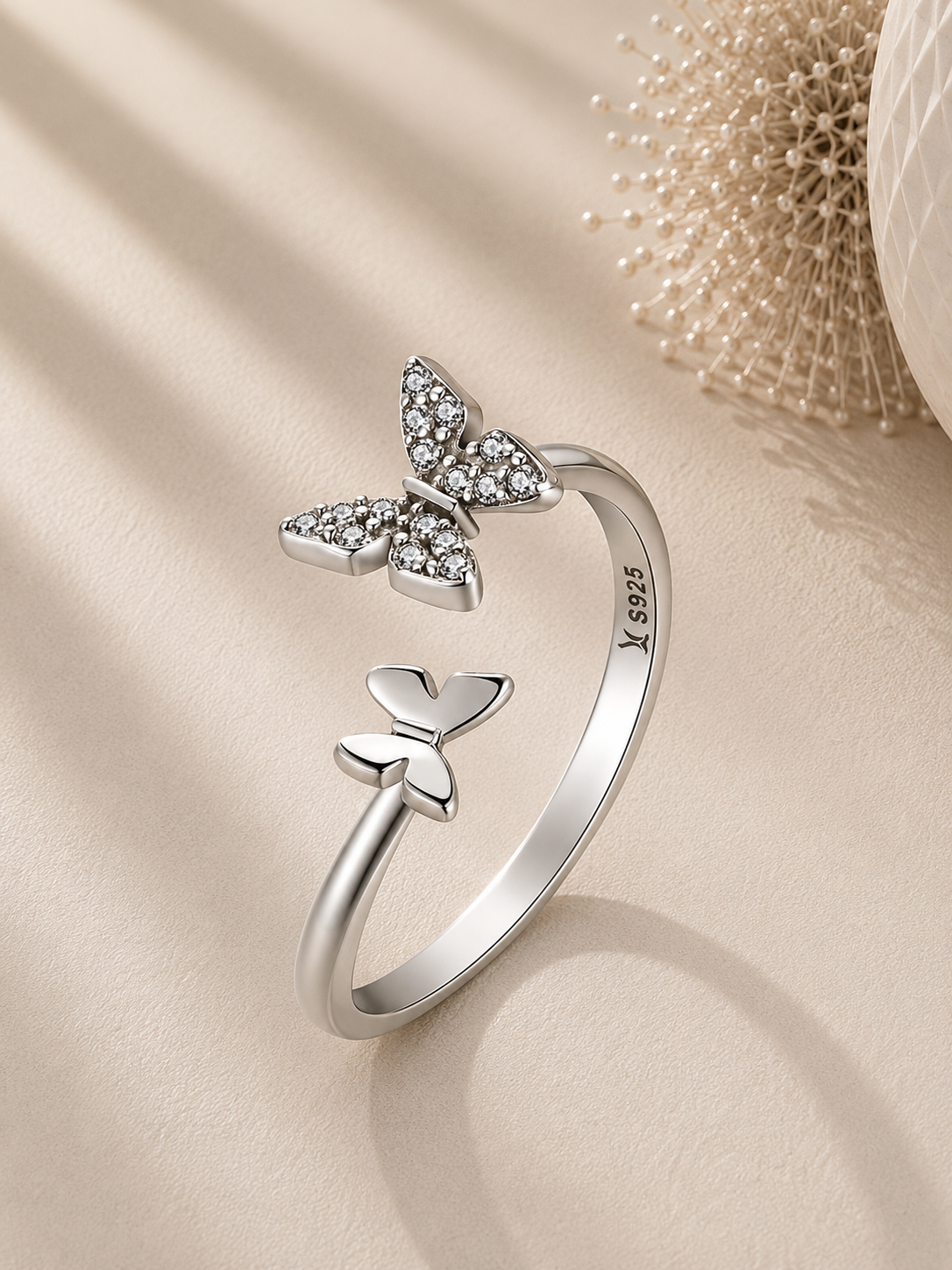 Inel din argint delicat romantic cu fluture