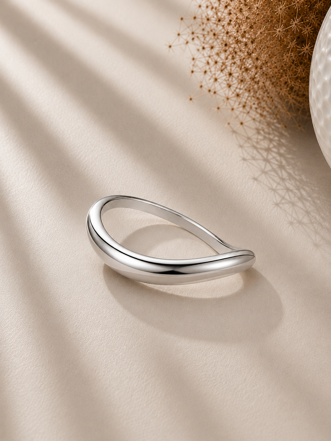 Inel lucios din argint design modern elegant lifestyle