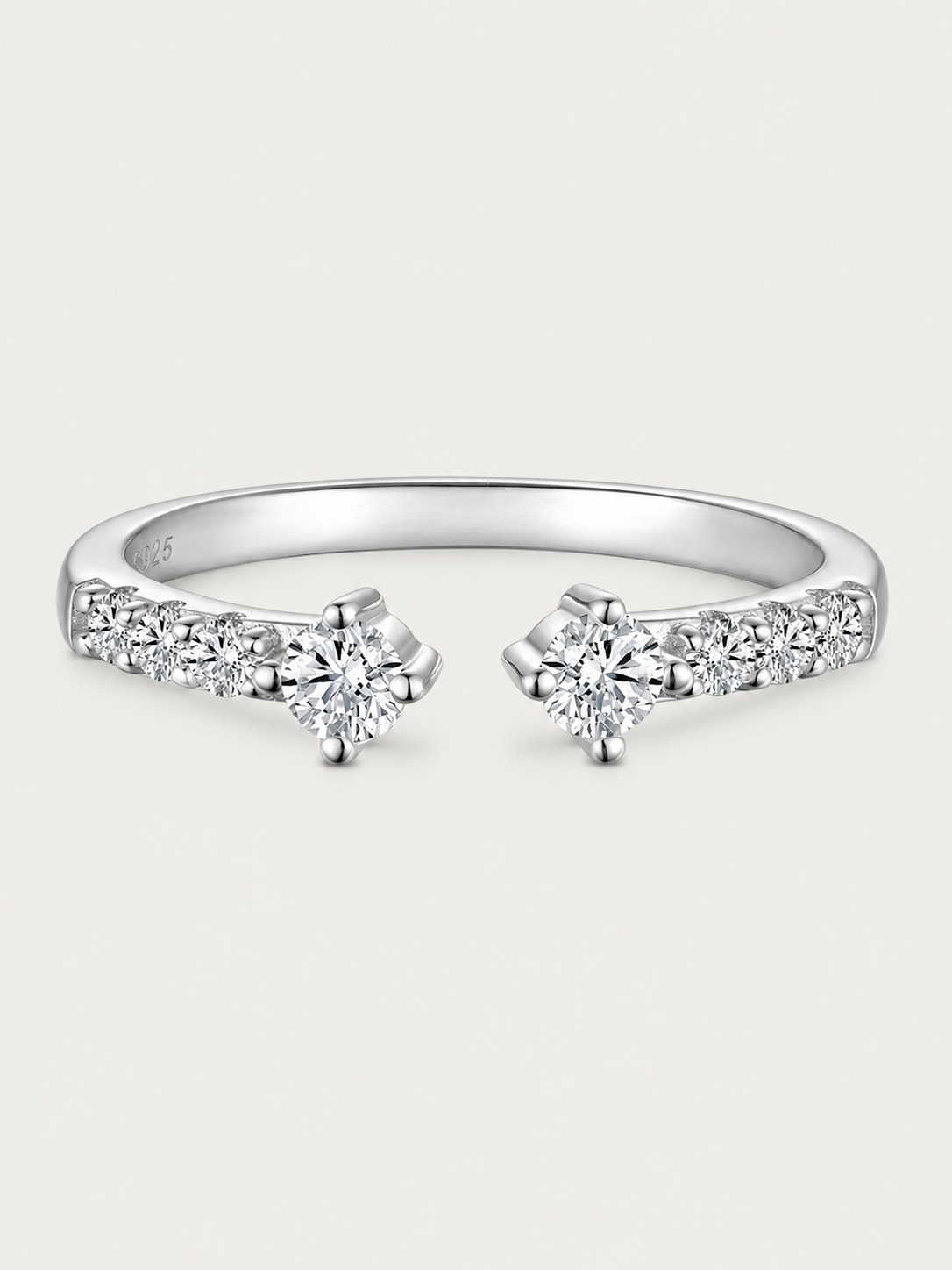 Inel din argint Moissanite Twin Spark cu două pietre centrale
