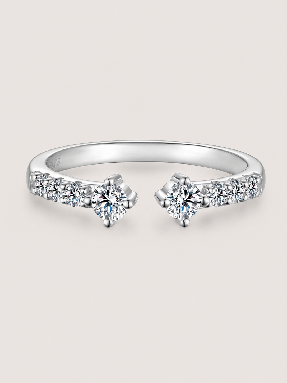 Inel din argint Moissanite Twin Spark cu două pietre centrale