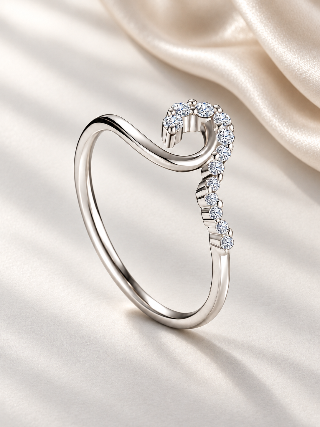 Inel Argintiu Golden Wave cu Moissanite D VVS1