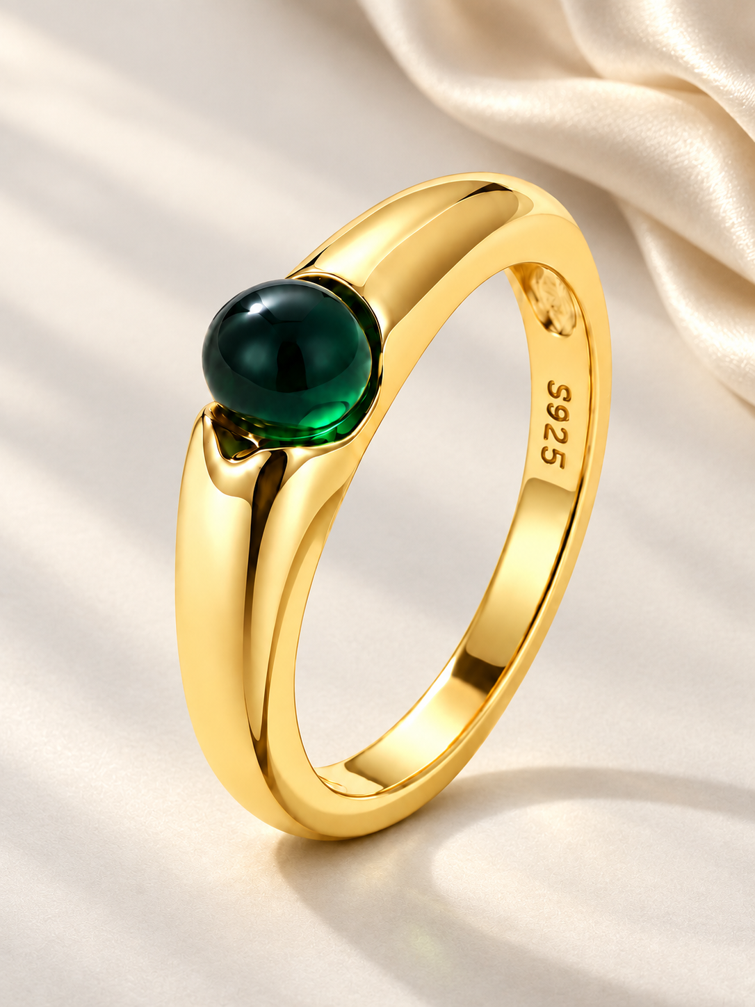 Inel Auriu Green Orb cu Piatră Verde