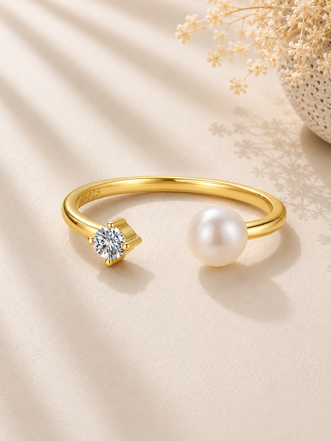 Inel elegant cadou femei cu perla si moissanite