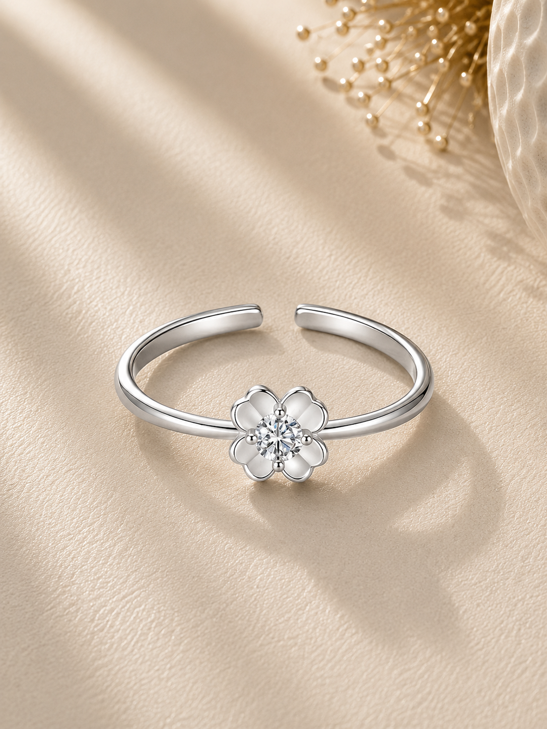 Inel cadou din argint cu moissanite elegant