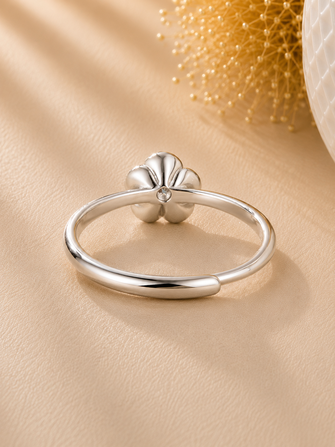 Inel premium din argint cu moissanite pentru cadou vedere din spate