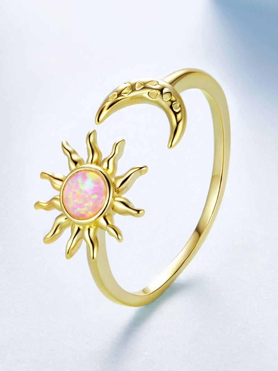 Inel din argint cu design cosmic și opal
