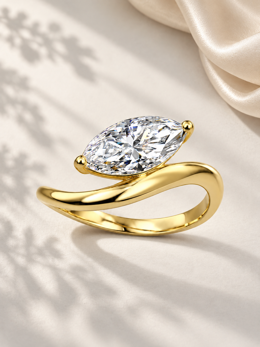 Inel Gold Marquise Flow cu Moissanite 6A