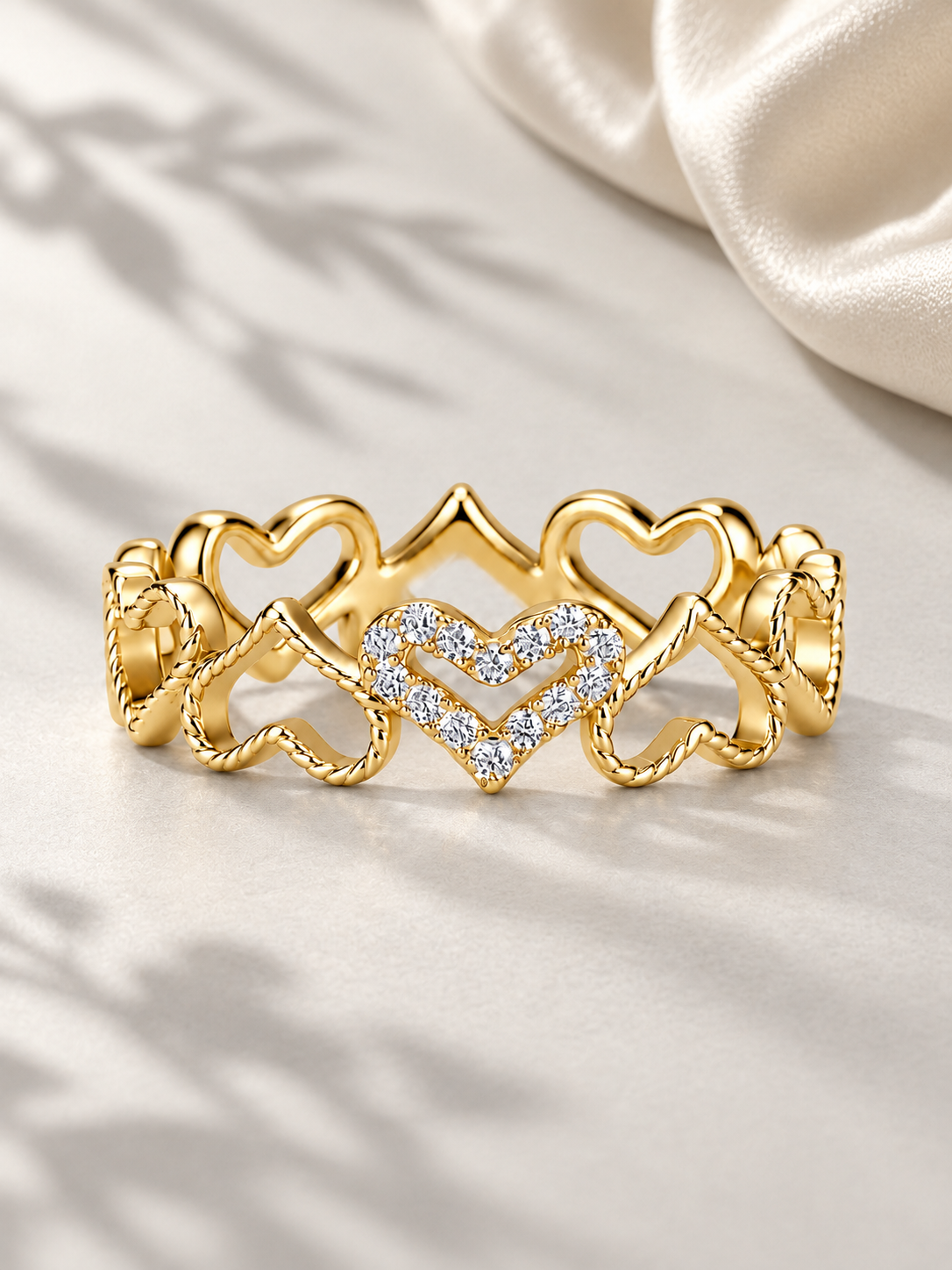 Inel Gold Open Hearts cu Moissanite 6A