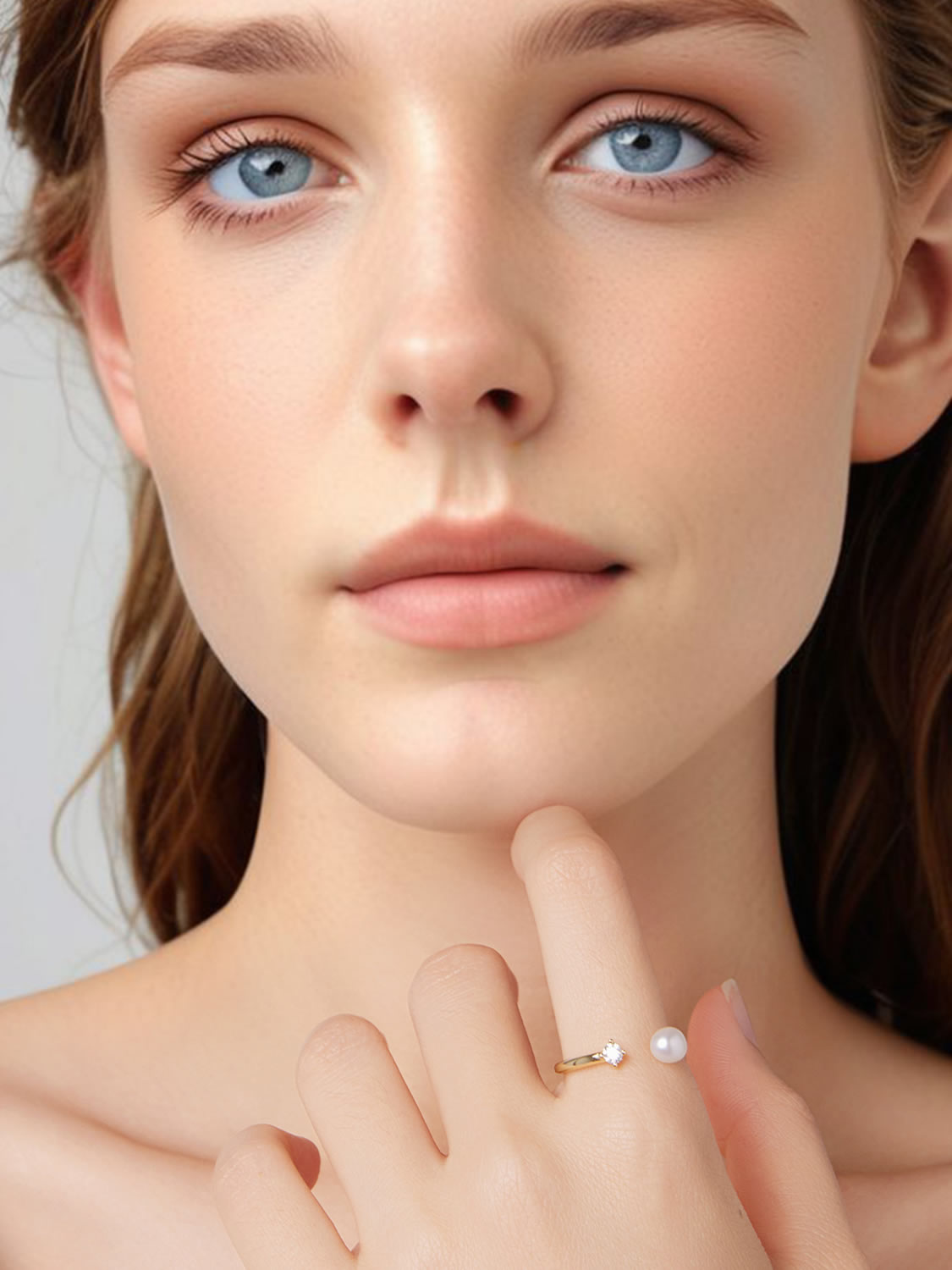 Inel cu perla naturala si moissanite auriu pe model