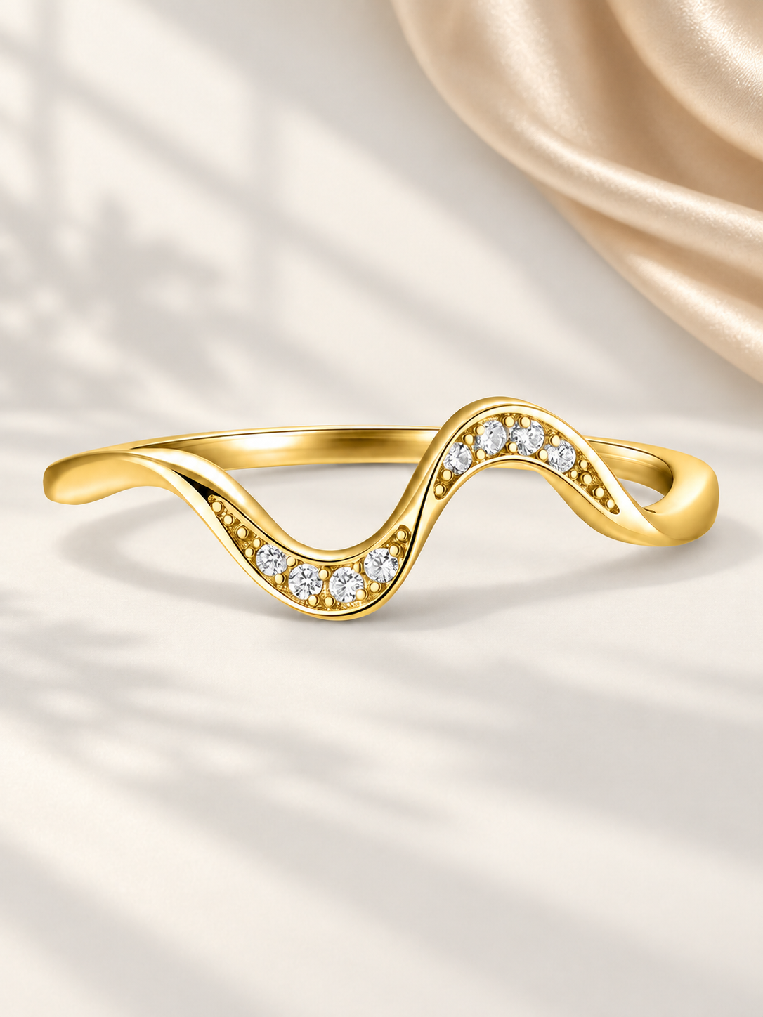 Inel Sculpted Wave Auriu cu Design Fluid