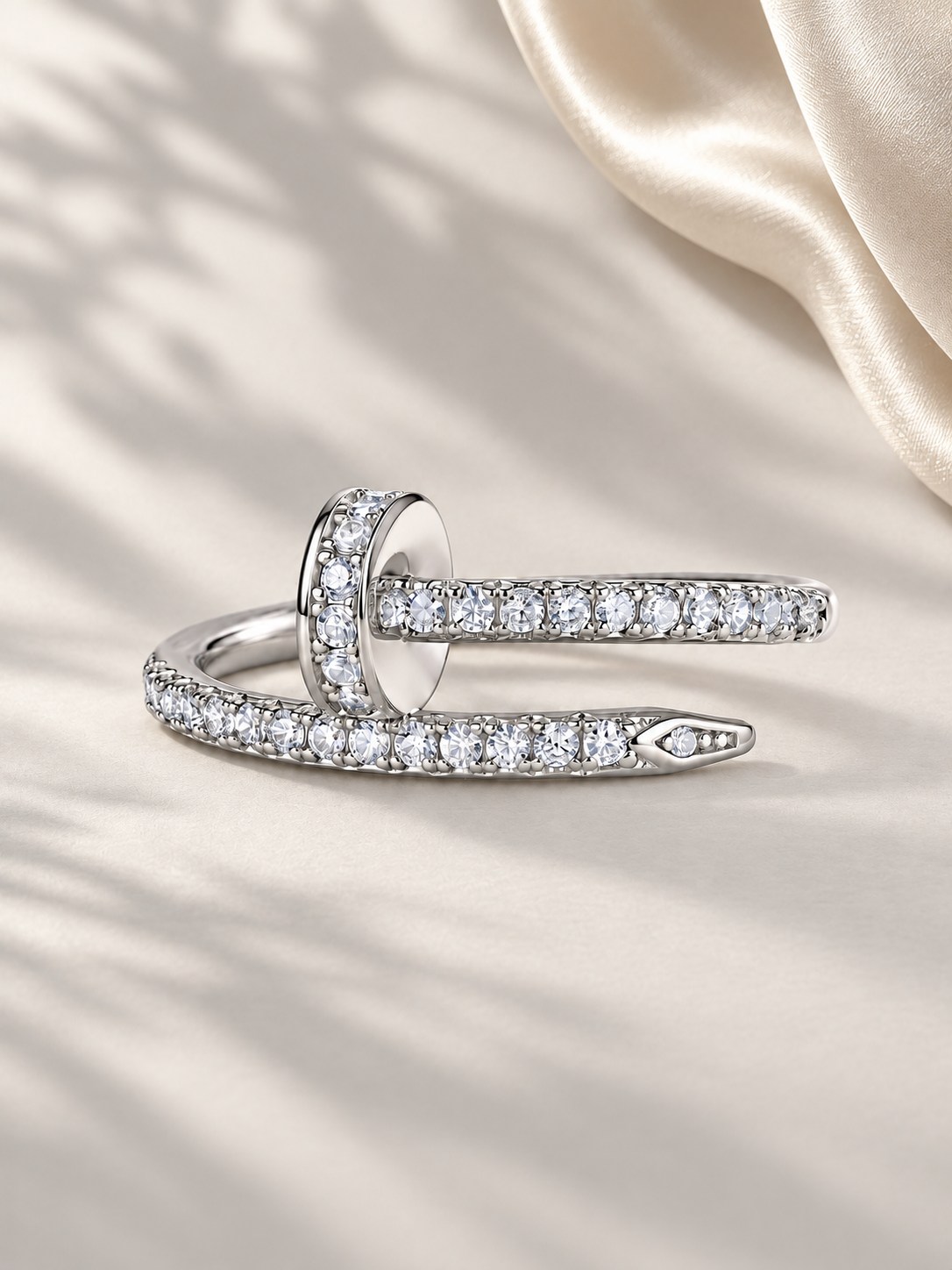 Inel Silver Luminous Nail cu Moissanite 6A