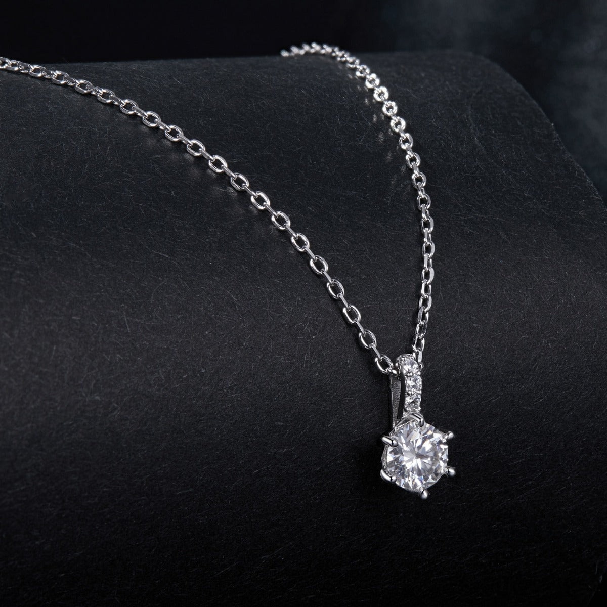 Pandantiv cu Lantisor din Argint Moissanite Stellar Radiance