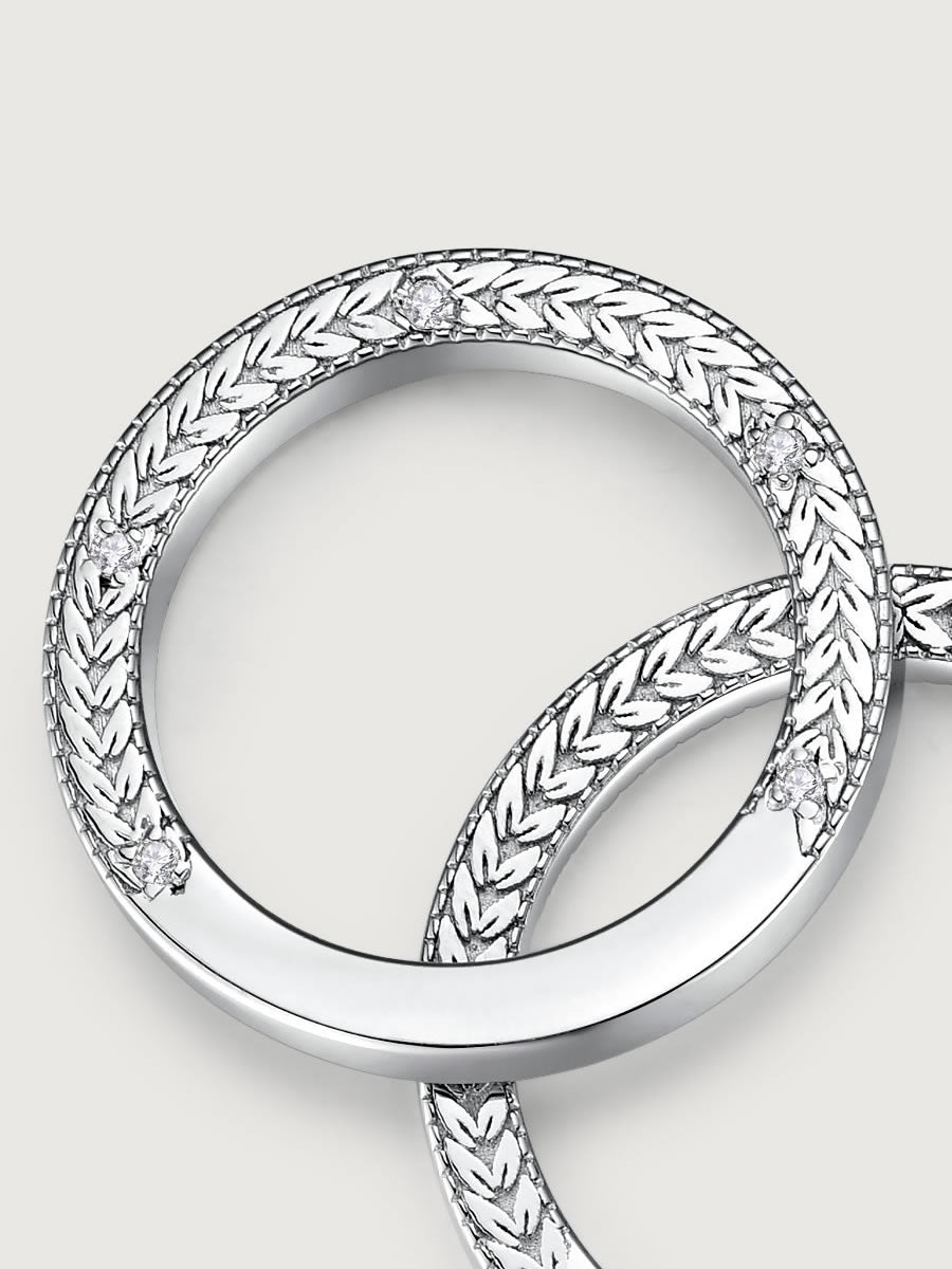 Detaliu verighete aur 14K Fields of Love cu design împletit și diamante