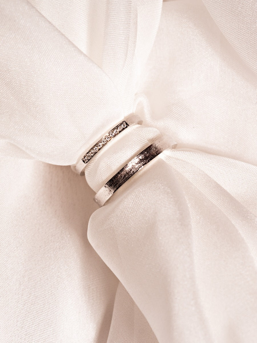 Verighete aur 14K Light Reflections purtate pe mână