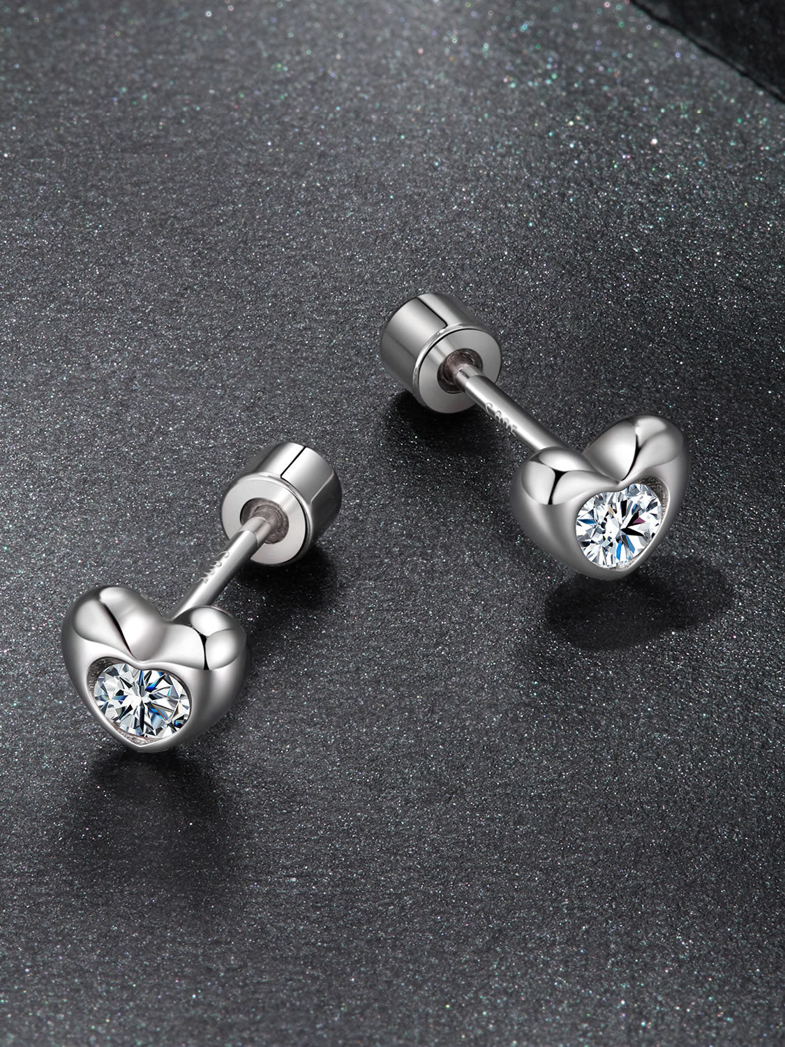 Cercei din Argint Moissanite Heart Glow