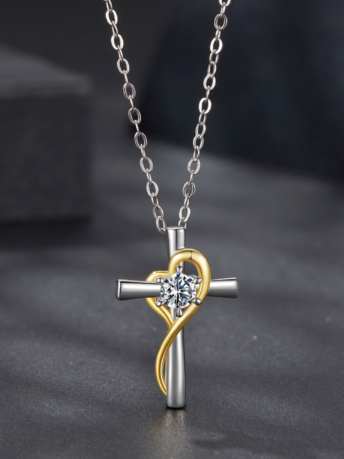 Colier din Argint Moissanite Cross of Light