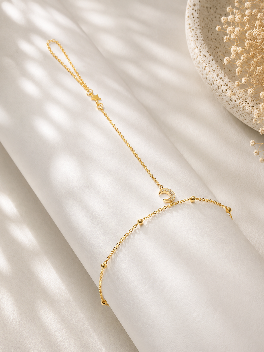 Brățară din argint 925 aurie Celestial Moon & Star CHARM purtată