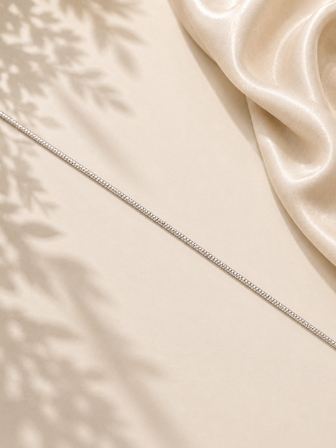 Brățară din argint slim chain perfectă pentru cadou elegant și discret detalii