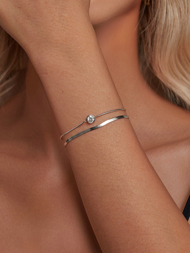 Brățară argint cu lanț tip snake și moissanite central elegant