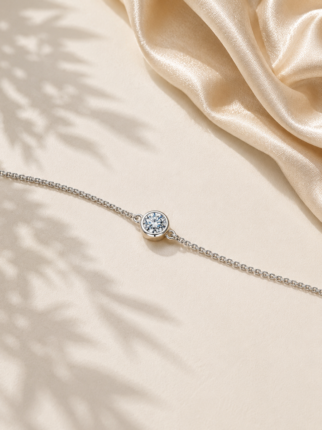 Brățară minimalistă din argint cu moissanite strălucitor