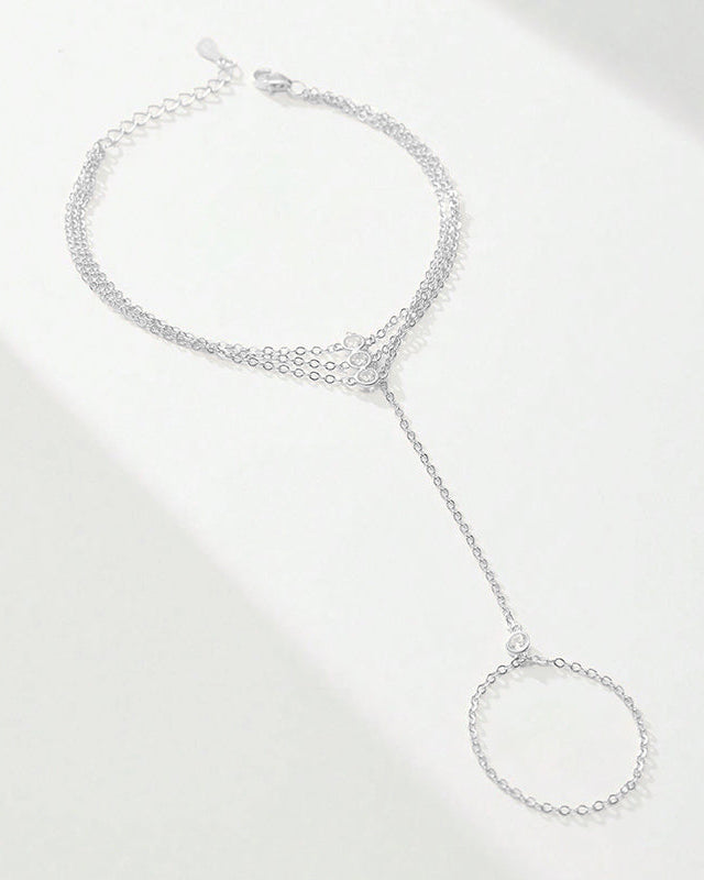 Brățară tip hand chain din argint cu design elegant