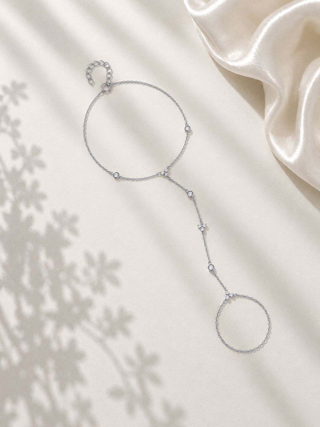Brățară hand chain din argint placat cu aur alb 18K