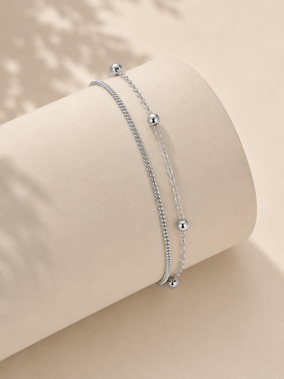Bratara eleganta din argint cu design layered si accente moderne