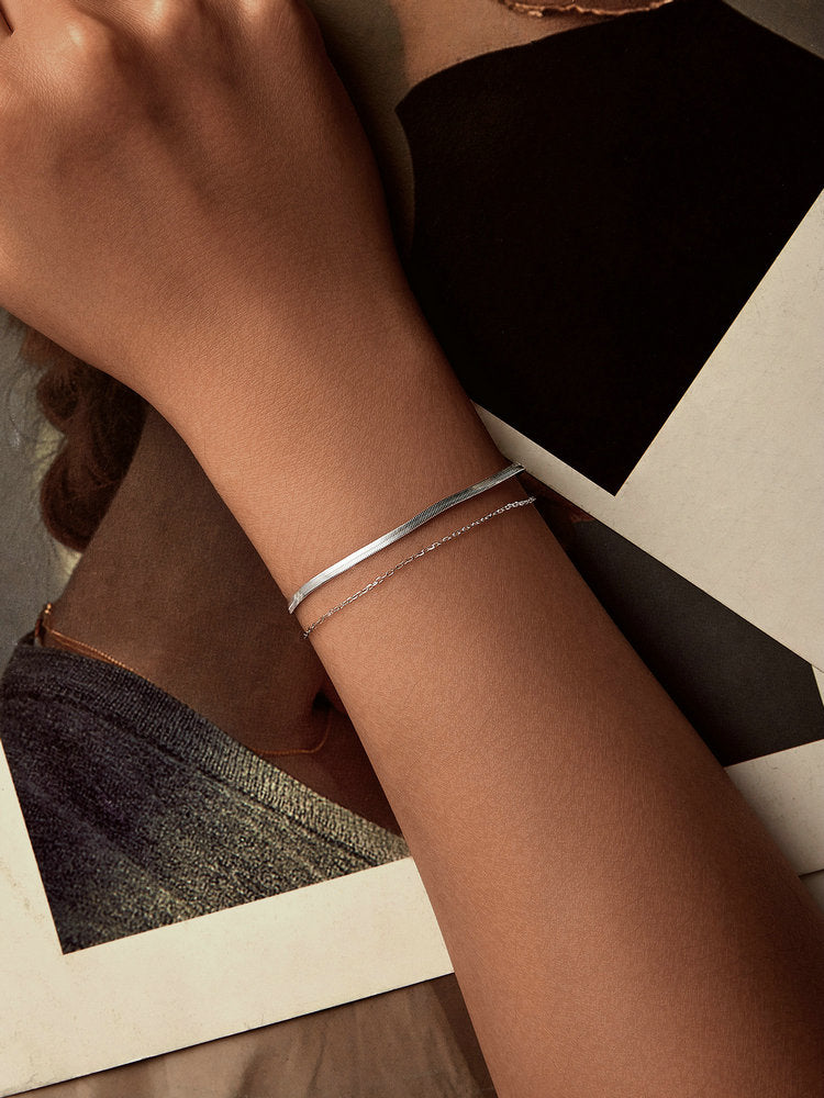 Brățară minimalistă din argint cu lanț tip șarpe