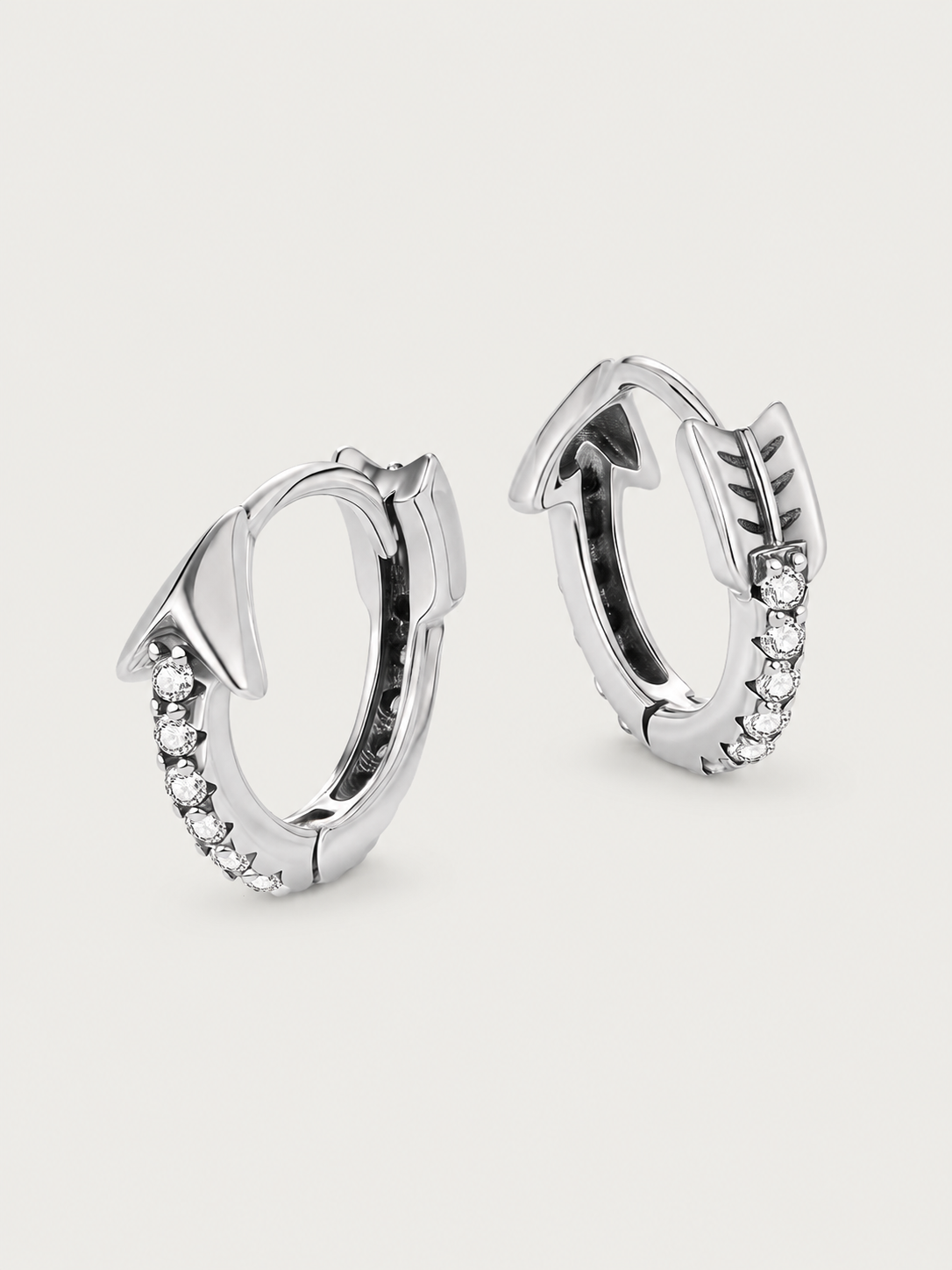 Cercei din Argint Arrow Spark Hoops cu zirconii