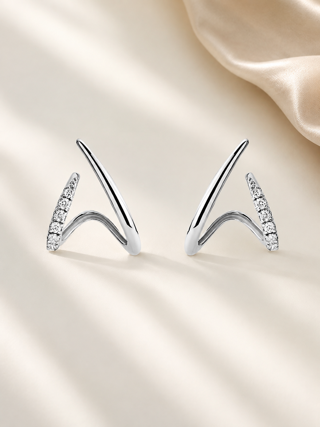 Cercei din Argint Design Sculptural cu Zirconii