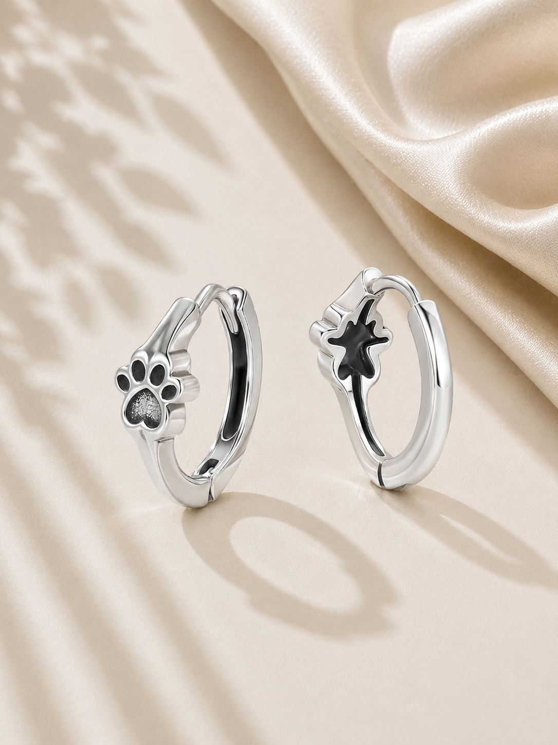 Cercei Pawfect Love din argint placat cu aur alb 18K