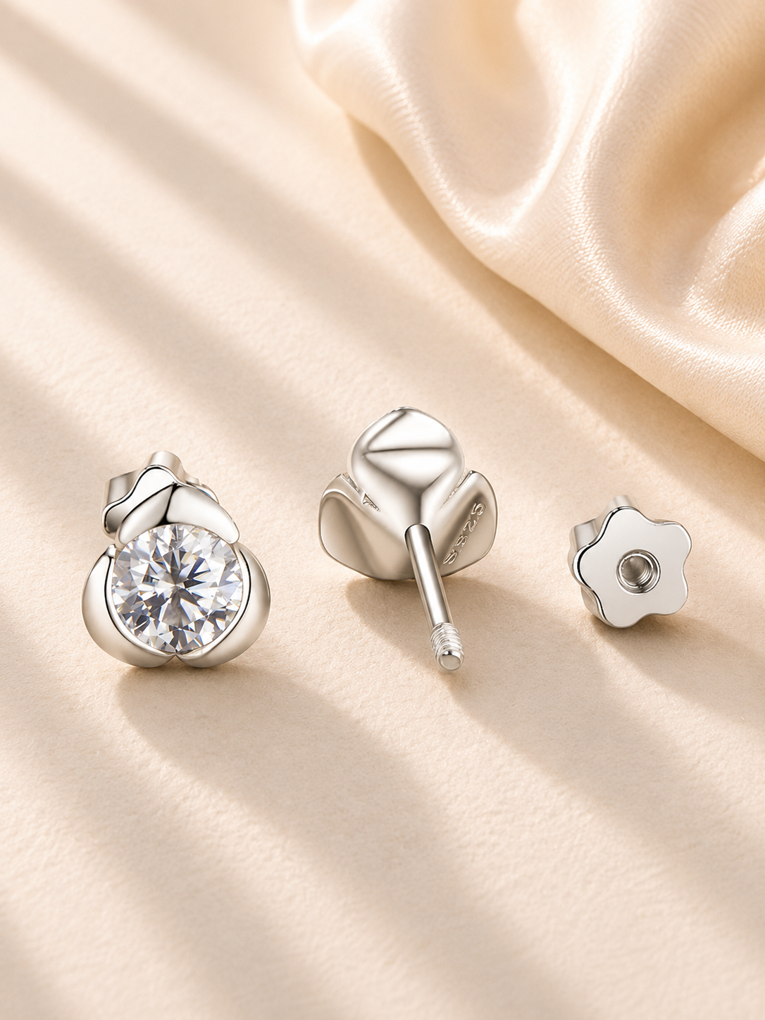 Cercei minimalist din argint cu moissanite strălucitor