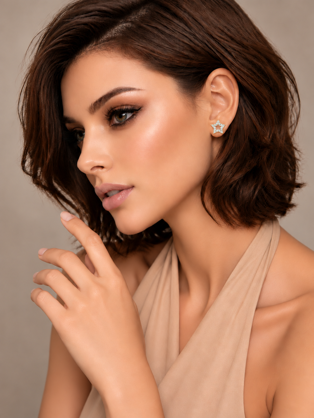 Cercei din Argint Moissanite Gold Starlight pe model