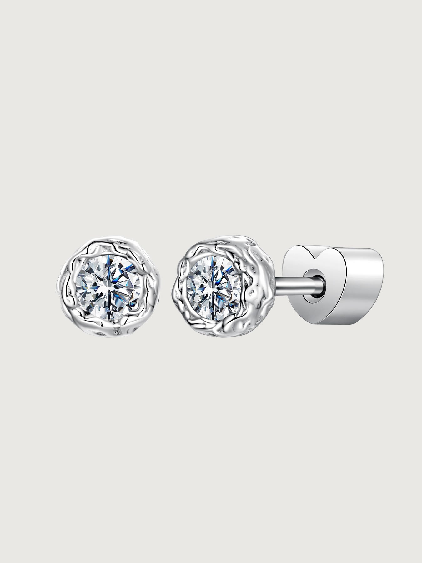 Cercei din argint cu moissanite si design texturat