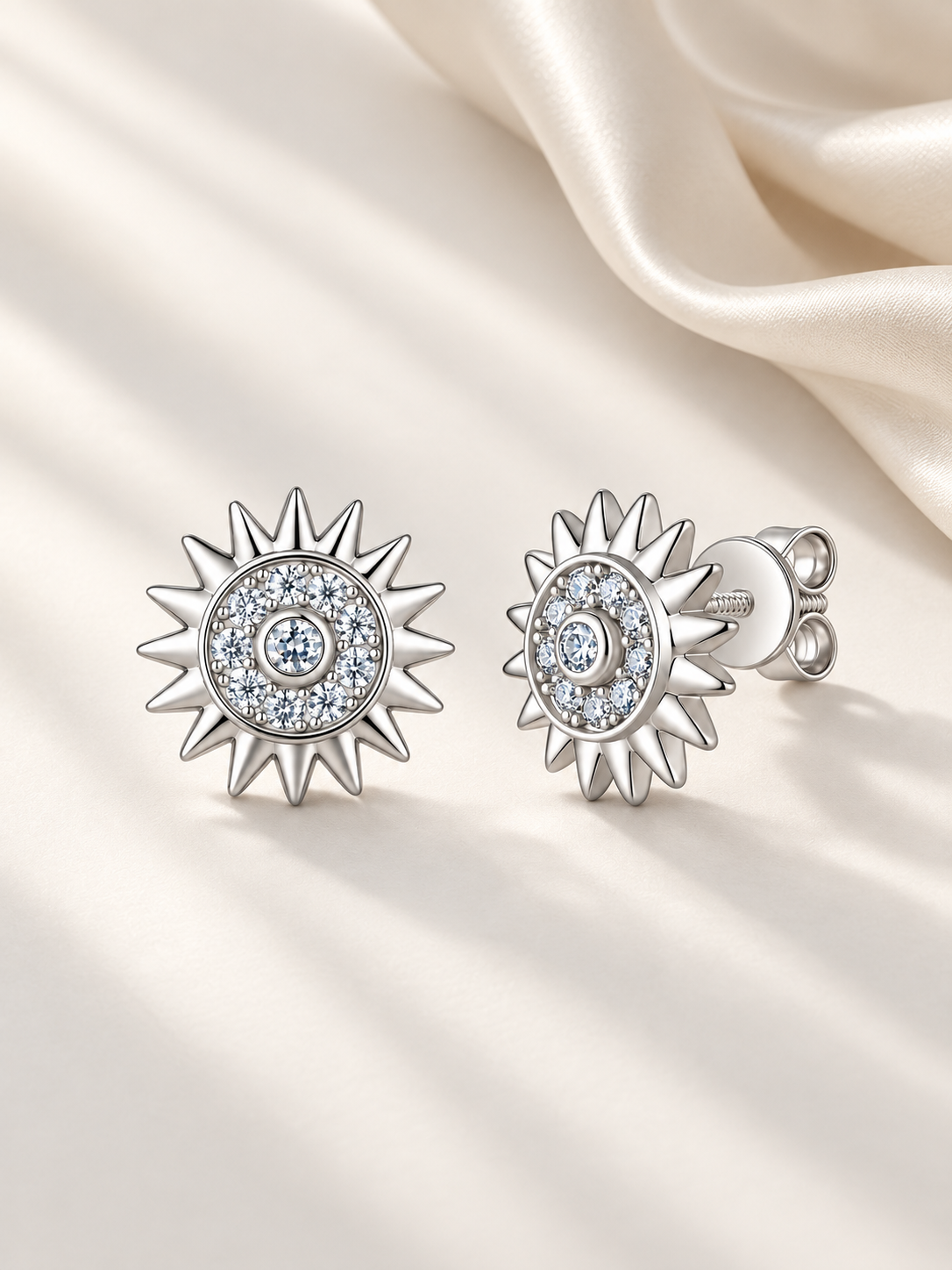 Cercei Argintii Soare cu Moissanite 6A