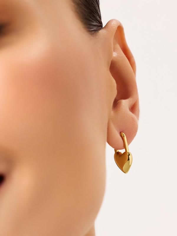 Cercei aurii tip hoop in forma de inima statement