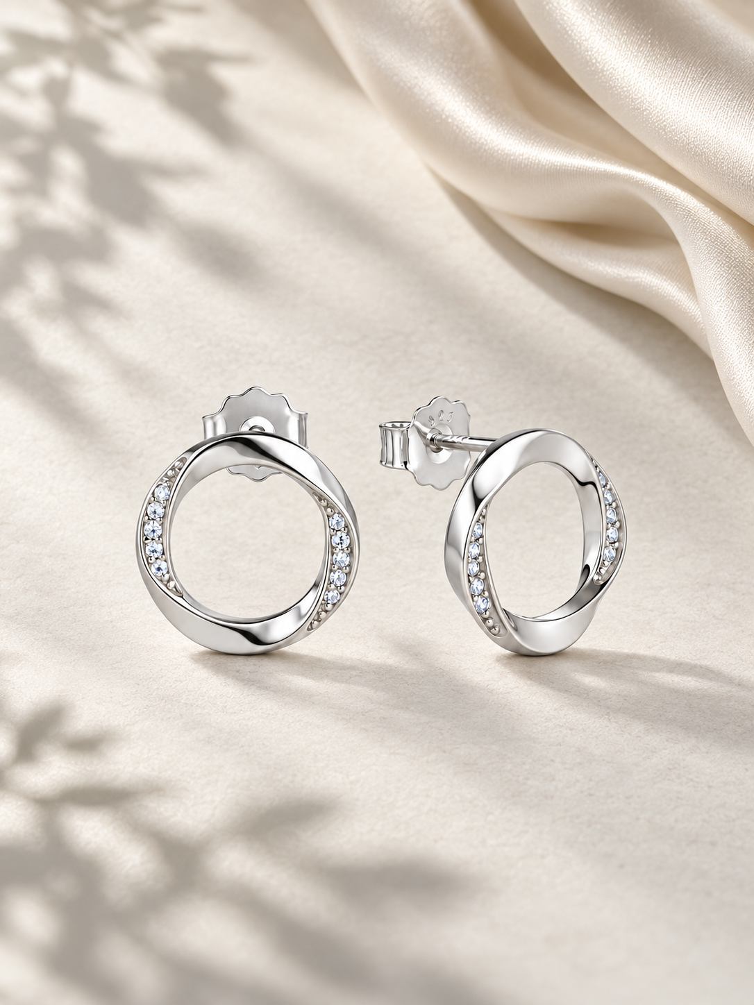 Cercei Circulari Silver cu Moissanite