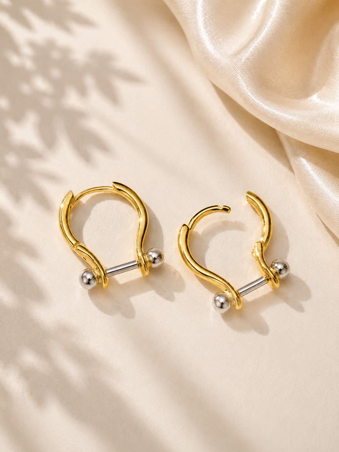 Cercei design sculptural statement din argint
