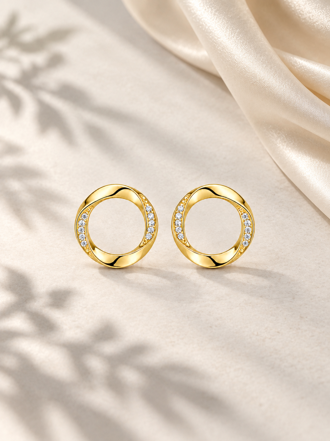 Cercei Gold Eternal Orbit cu Moissanite 6A