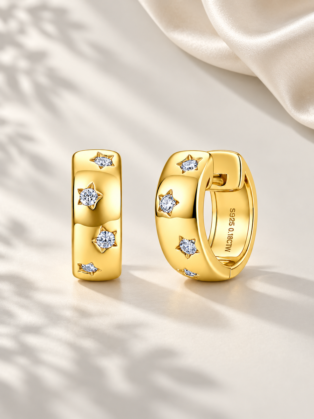 Cercei Hoop Gold cu Moissanite și Detalii Stea