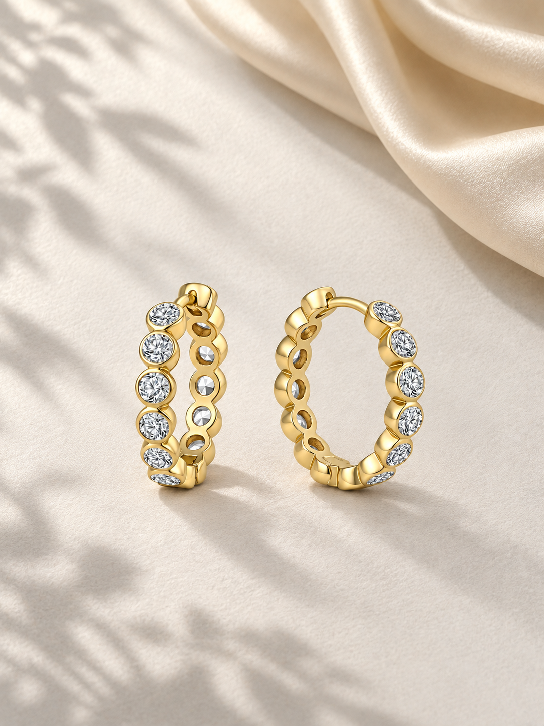 Cercei Hoops Gold cu Moissanite de 3 mm