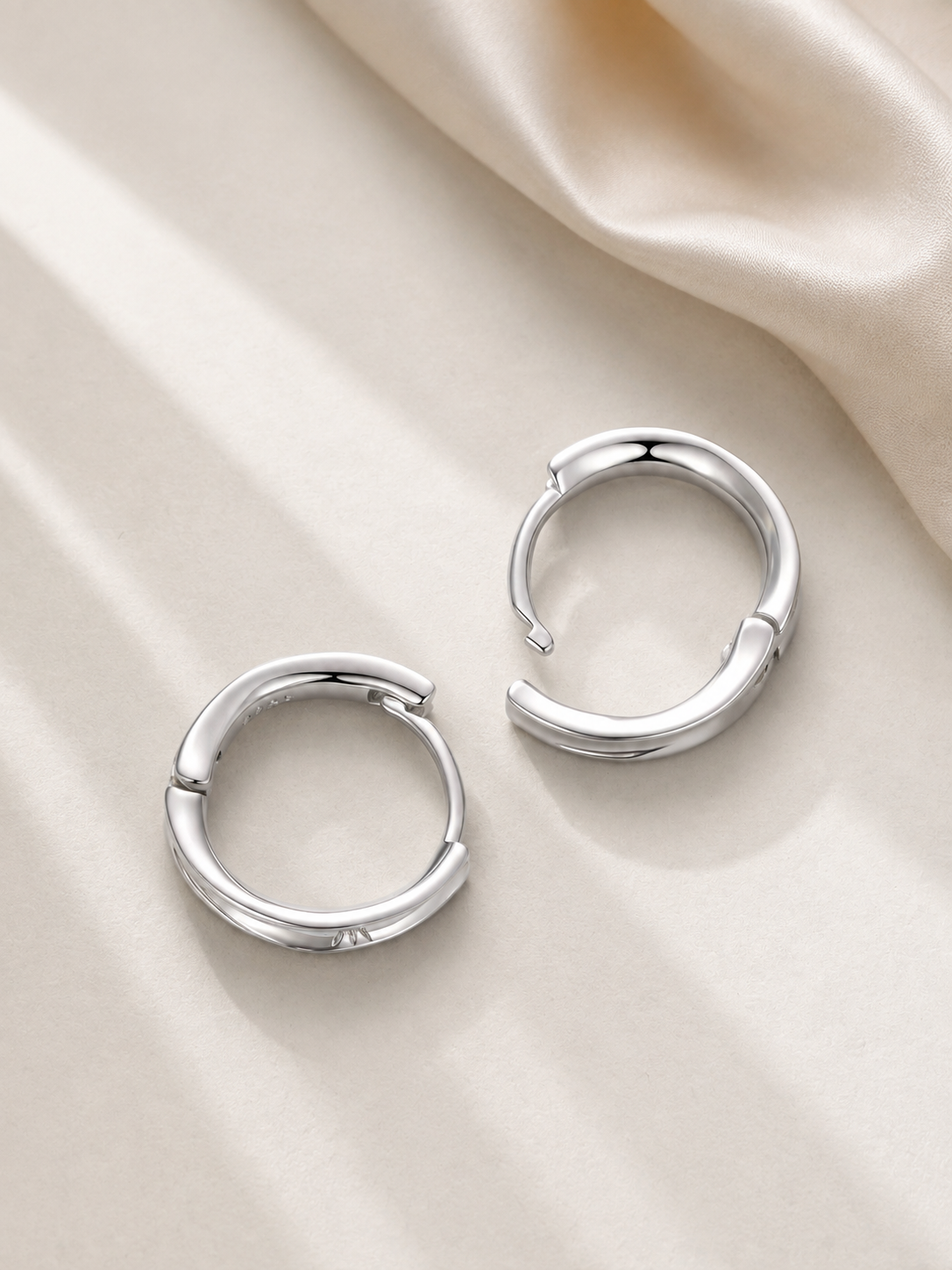 Cercei hoops din argint cu zirconiu 5A și design celestial