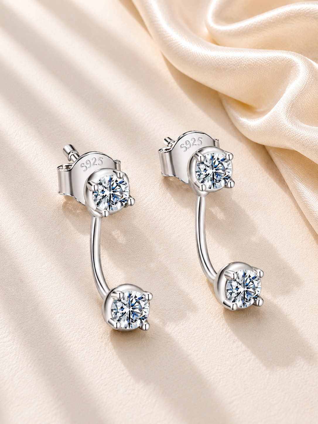 Cercei minimalisti cu moissanite lifestyle