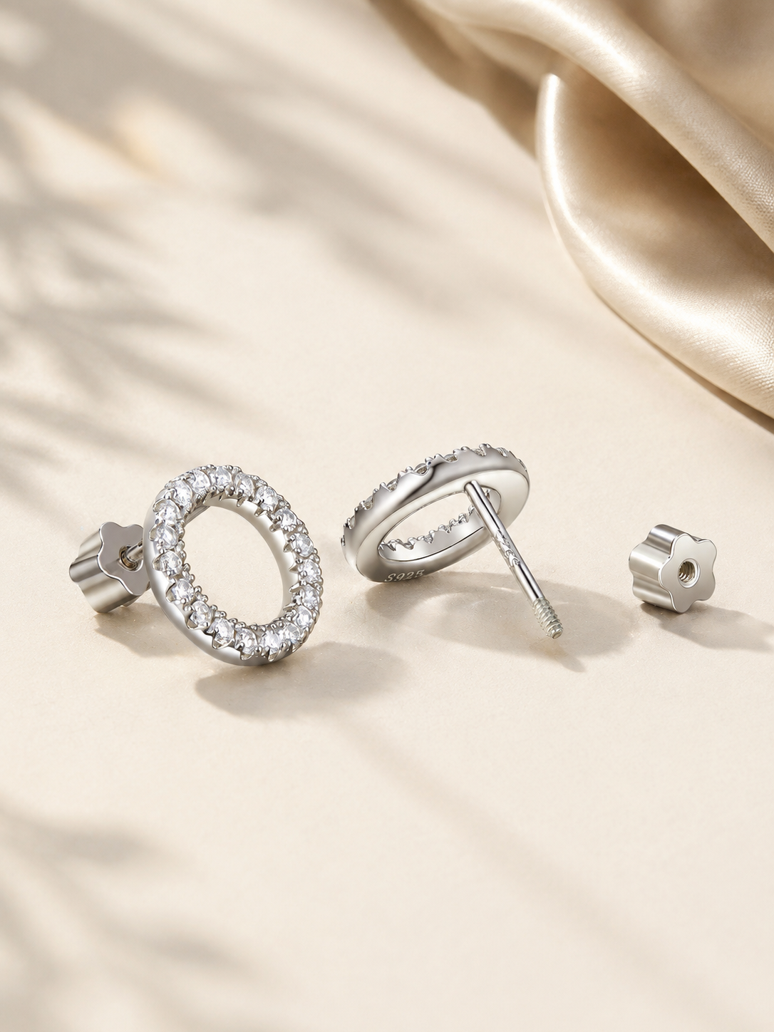 Cercei Halo argintii cu moissanite 10 mm