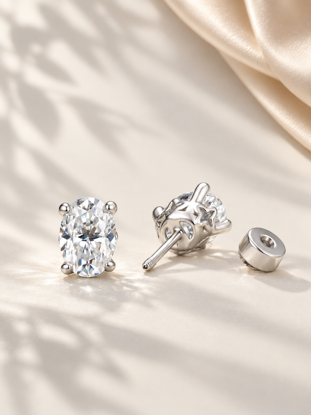 Cercei Oval Brilliance cu Moissanite 7 x 5 mm