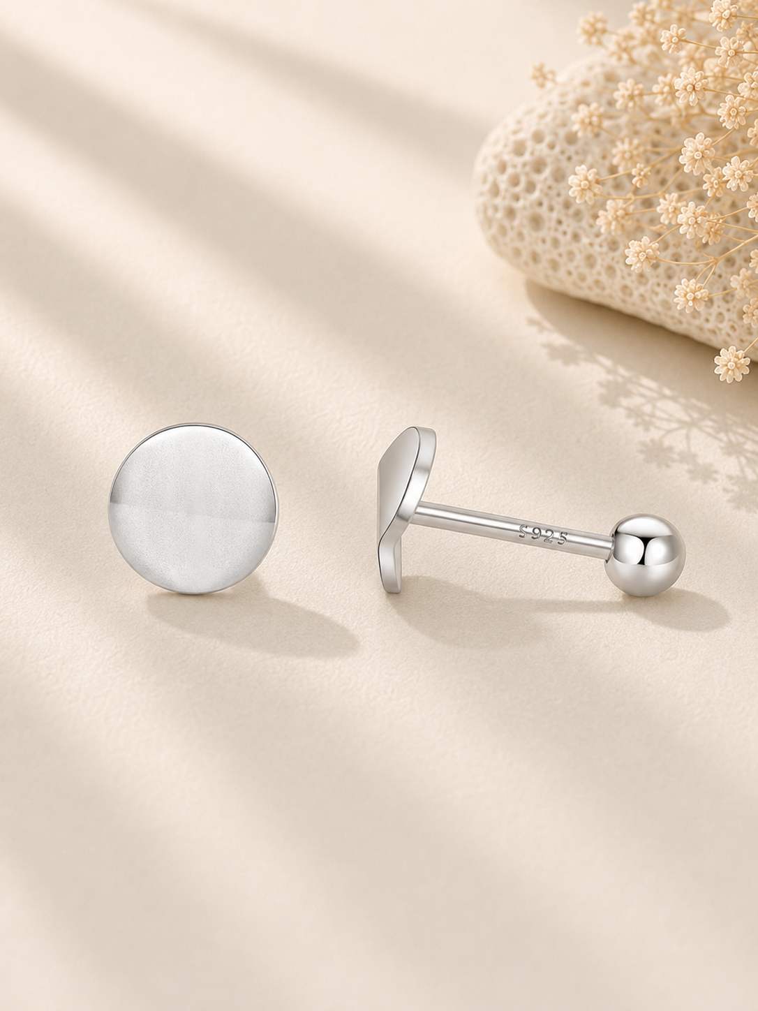 Cercei rotunzi din argint 925 design disc minimalist profil