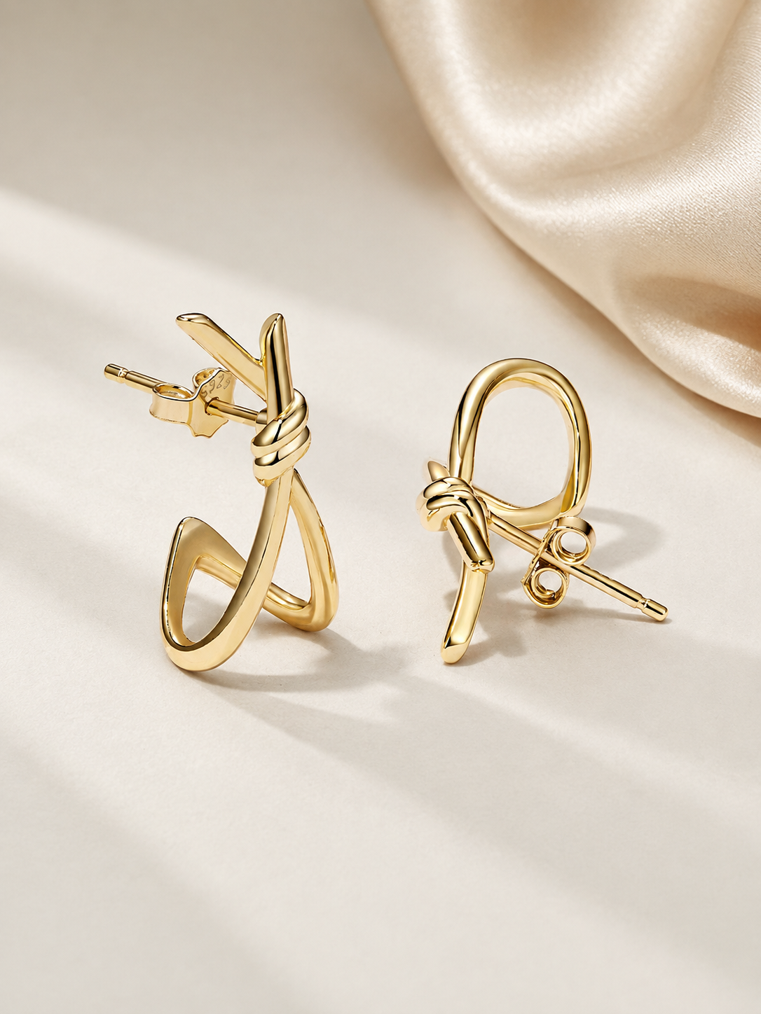 Cercei stud Sculpted Knot din Argint 925 placat cu Aur 18K