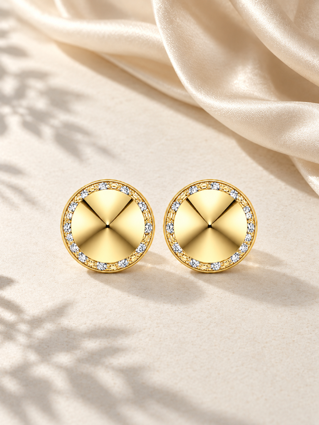 Cercei Stud Gold cu Moissanite și Design Conic