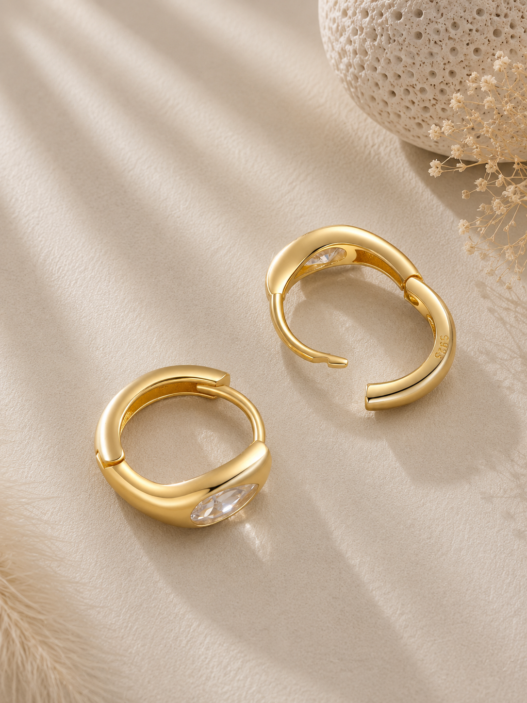 Cercei eleganți Golden Essence cu zirconii 5A
