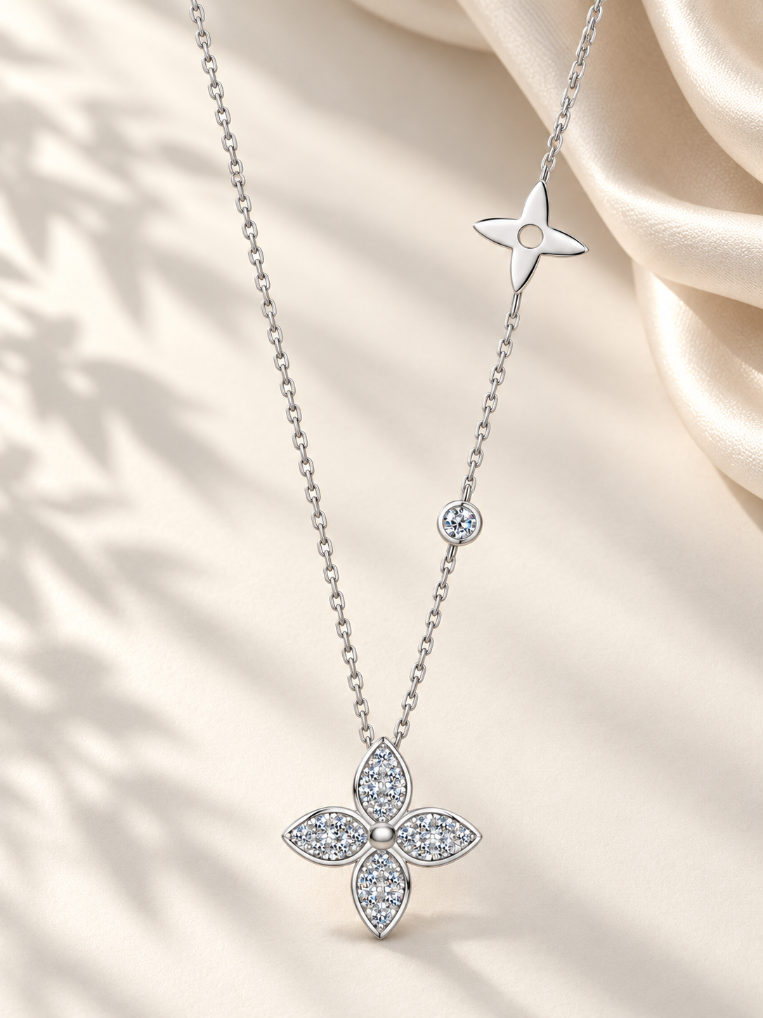 Colier din Argint 925 Silver cu Moissanite și Design Floral